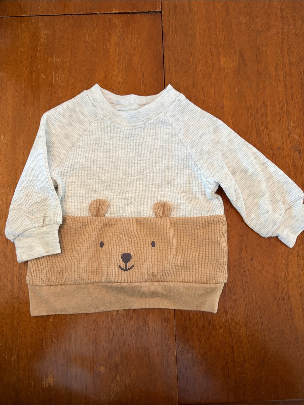 🍓3/$10 Carter's Light Gray and Brown Bear Pullover size 0-3m